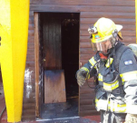 صور: حريق في بركة السباحة البلدية في مدينة اللد 